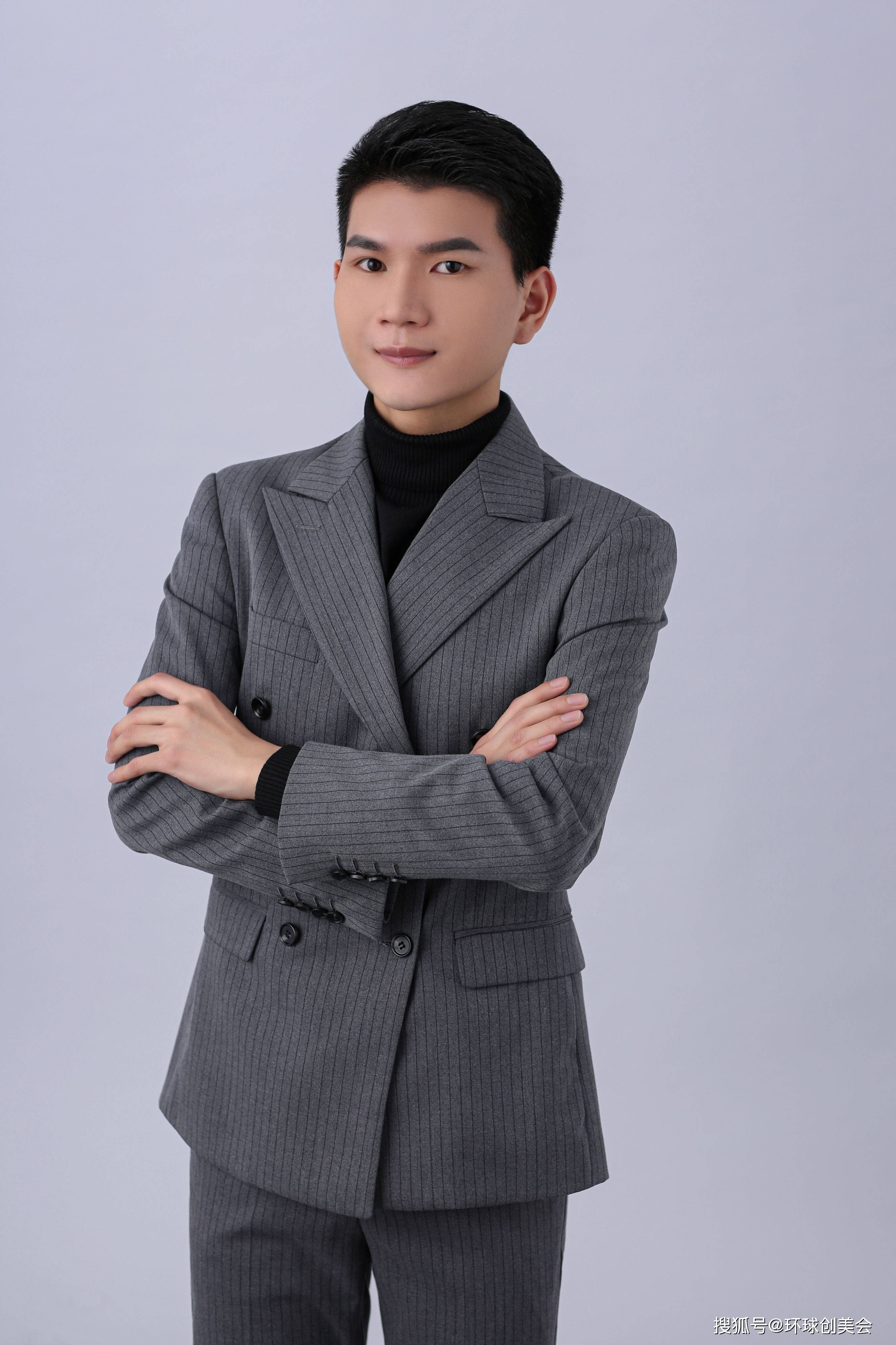 杨兴珍 视觉与舞美负责人